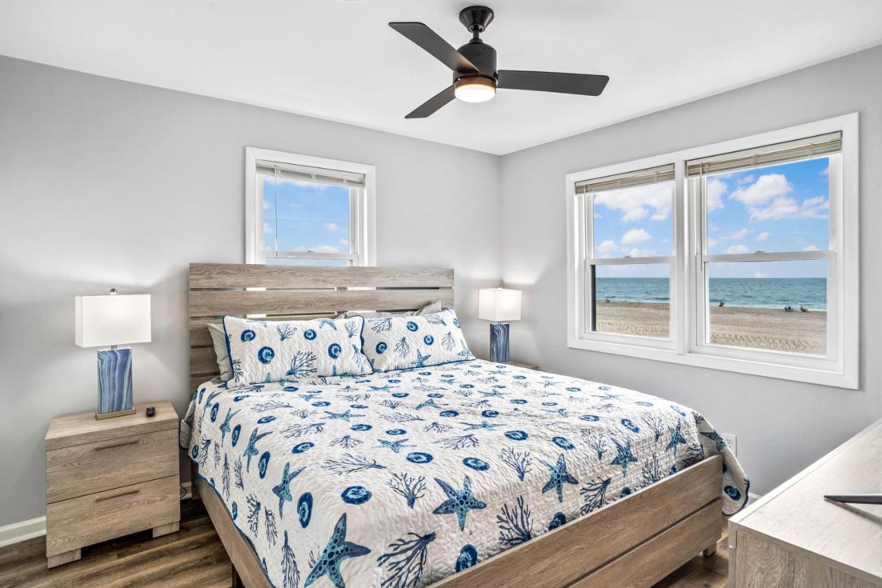 Ocean Daze - Sleeps 22, Direct Oceanfront, Renovated May 2022 Villa Holden Beach Kültér fotó